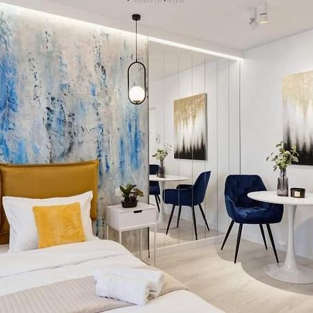 Government Deluxe Studio By Magic Apartments Bukarest Exteriör bild