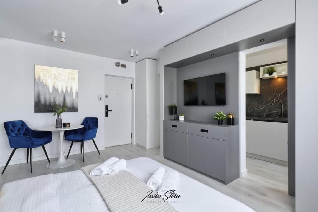 Government Deluxe Studio By Magic Apartments Bukarest Exteriör bild